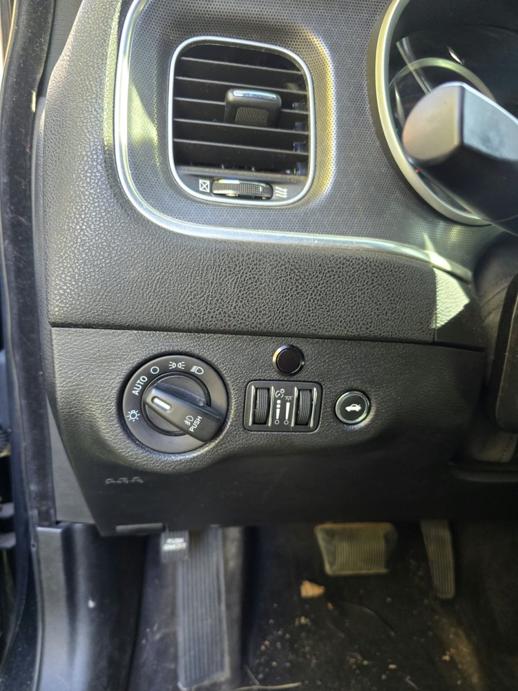 Dodge — sterowanie oświetleniem